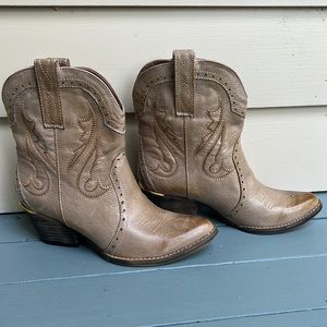 VERY VOLATILE BOOTS